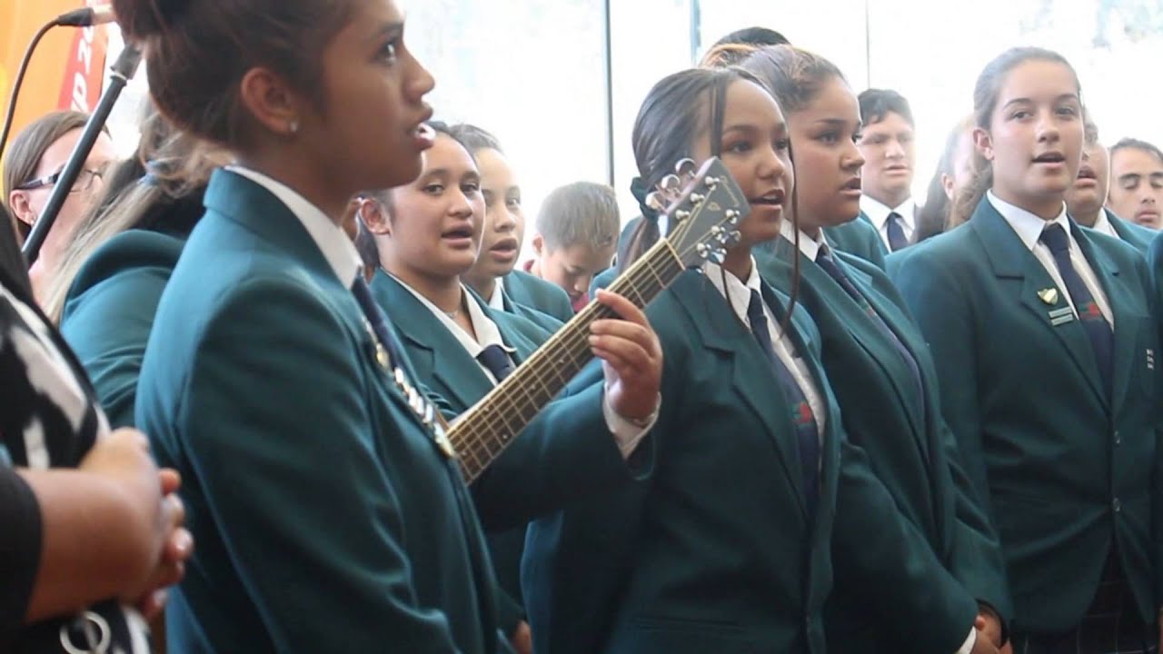 WCC Students Perform Tradtional Song and Haka to Afghan Cricket Team