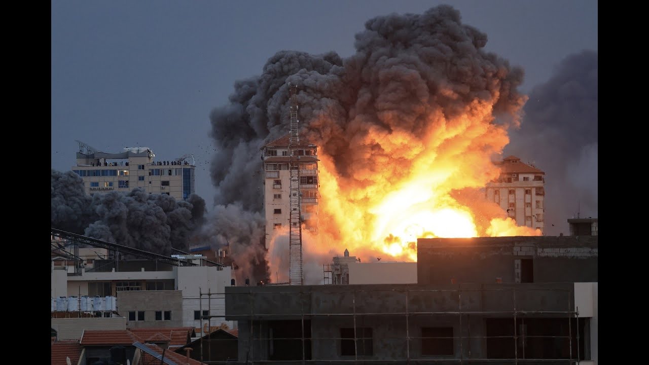 🔴 WATCH LIVE: ISRAEL STRIKES SYRIAN AIRPORTS, BLINKEN MEETS NETANYAHU