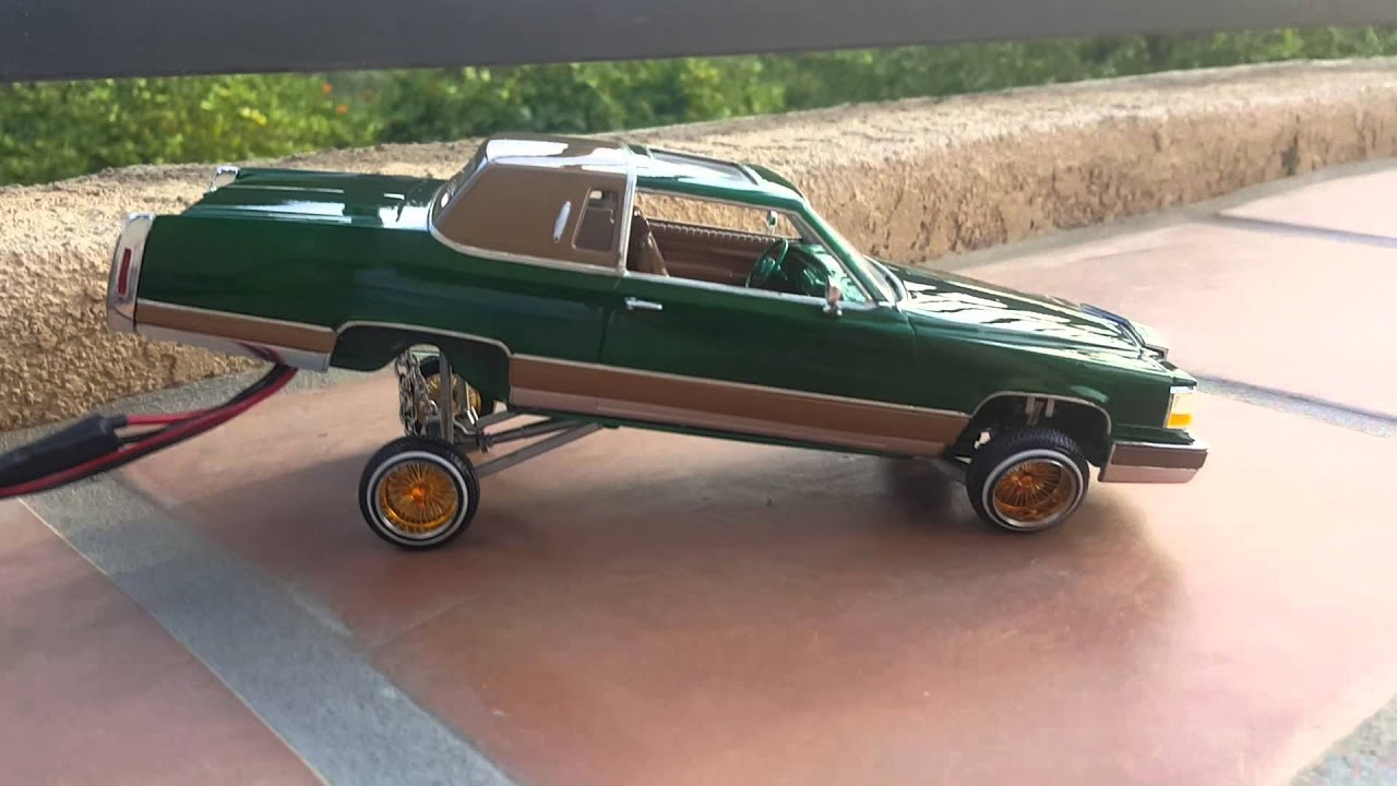 CADILLAC LOWRIDER -  MODEL CAR HOPPER