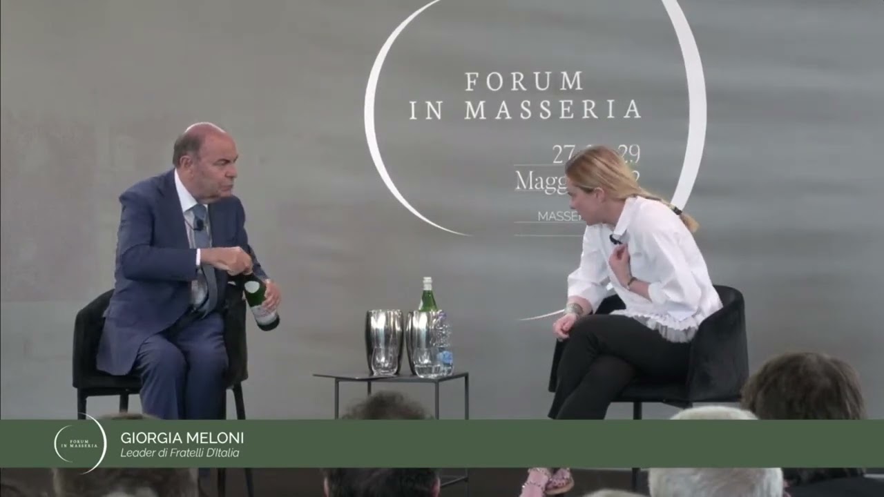 Giorgia Meloni viene intervistata da Bruno Vespa in diretta al Forum in Masseria.