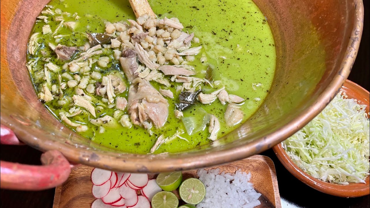 POZOLE DE LOS DIOSES / POZOLE VERDE DE POLLO RECETA AUTENTICA / POZOLE