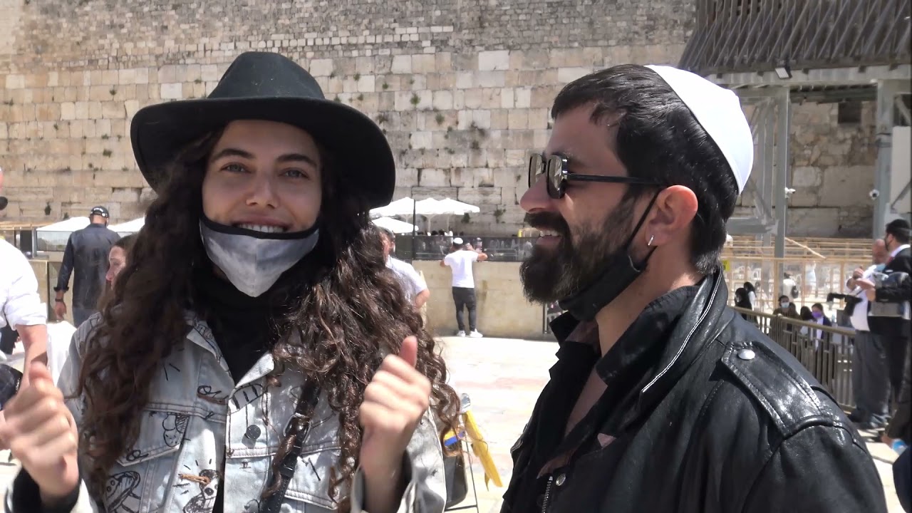 יהודה לוי ושלומית מלכה מברכים את עם ישראל בכותל המערבי