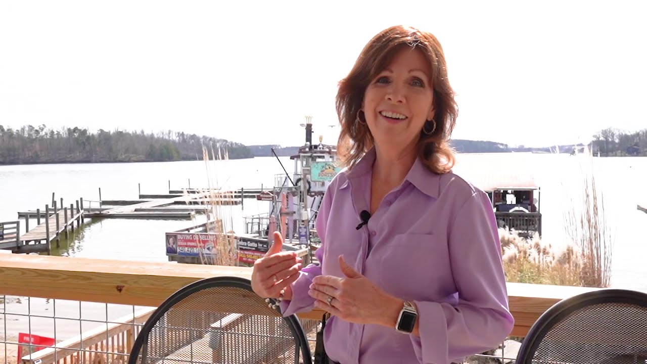 SML People and Places visits The Virginia Dare and Beacon Pub on Smith Mountain Lake.  I