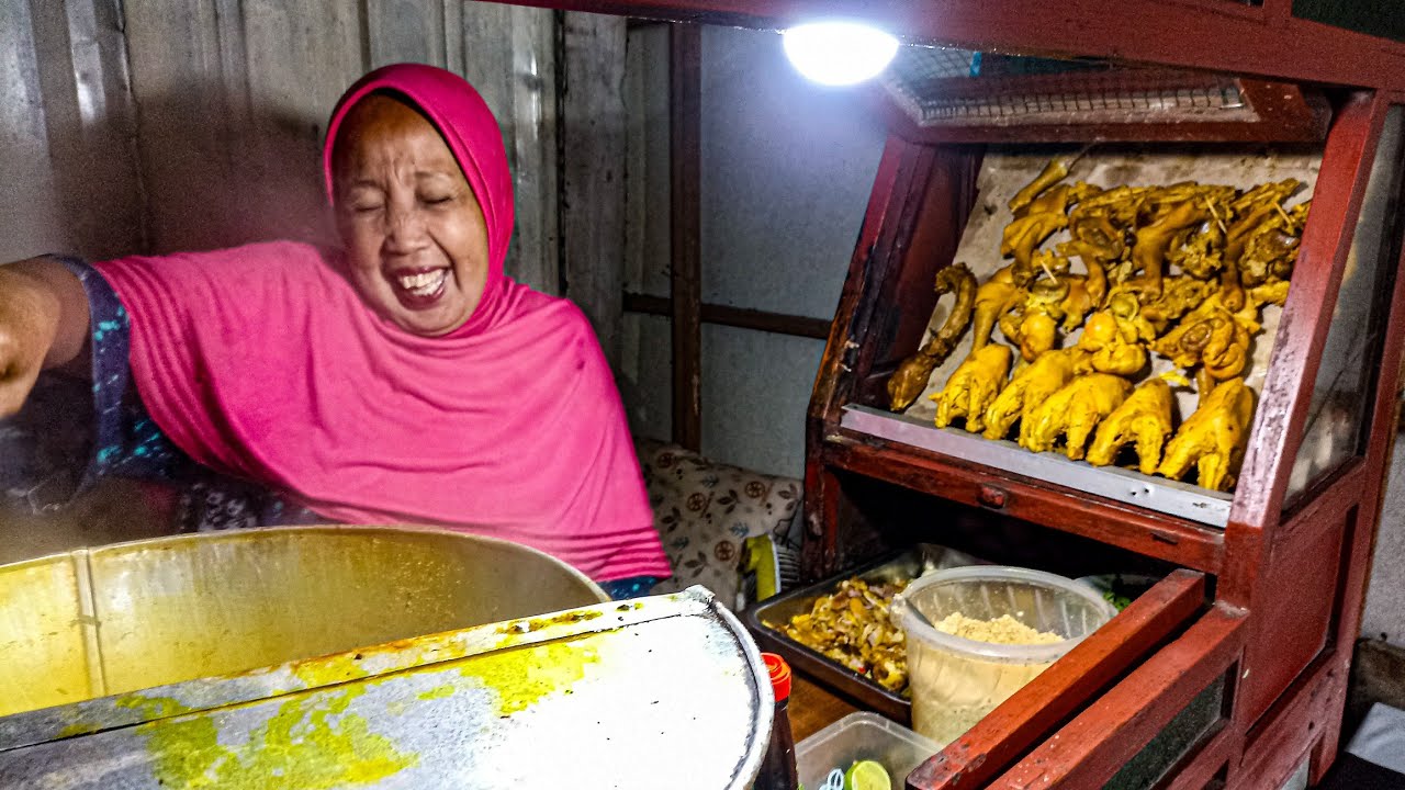 Gratis nambah balungan sepuasnya!! Soto ayam kampung Lamongan tervalid yang gak pernah rugi