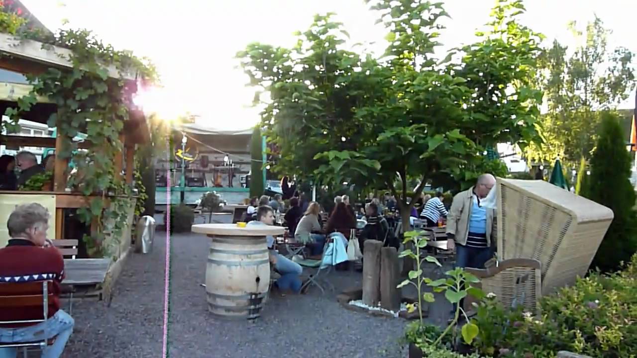 Weinkerwe in Birkweiler an der deutschen Weinstrasse Südwestdeutschland 2010