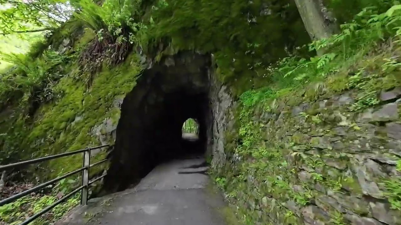 Giro in bici sulla ciclabile della Valchiavenna da Verceia 🇮🇹 a Castasegna 🇨🇭.