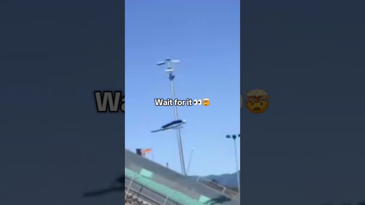 Craaaaazy jump 🤯 #fisskijumping #skijumping #crazy #flying #extreme