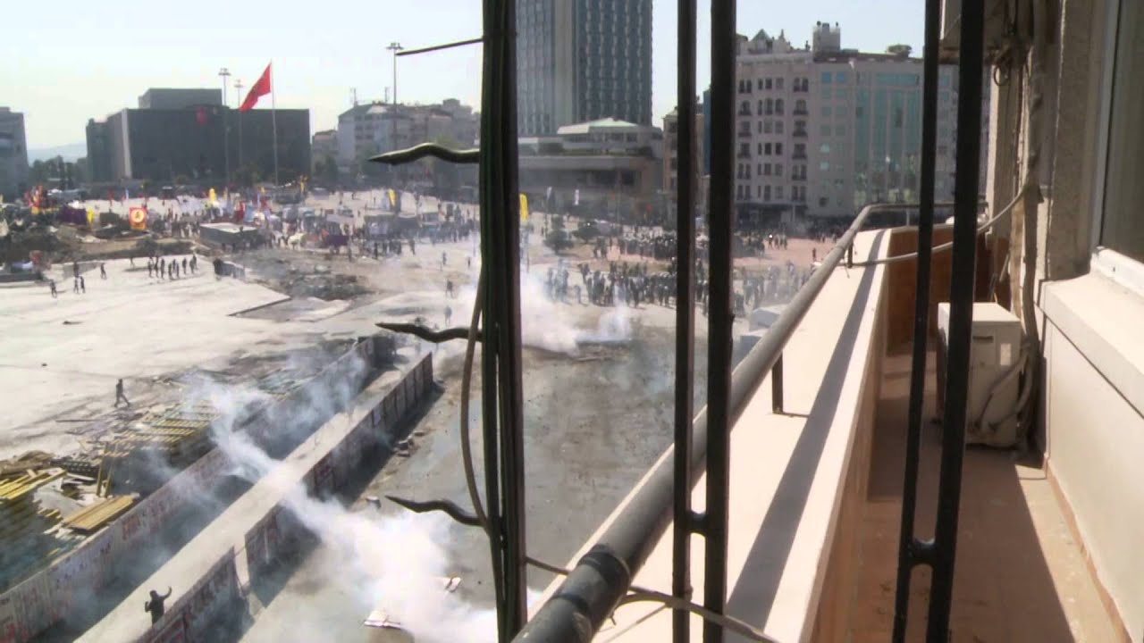Turkey police retake Istanbul protest square