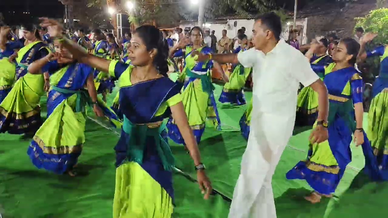 தேவர் மூவர் யாவர் போற்றிட வெற்றி வேலன் கலைக்குழு வெள்ளகோவில் ஸ்ரீ வீரக்குமாரசாமி கோவில் 