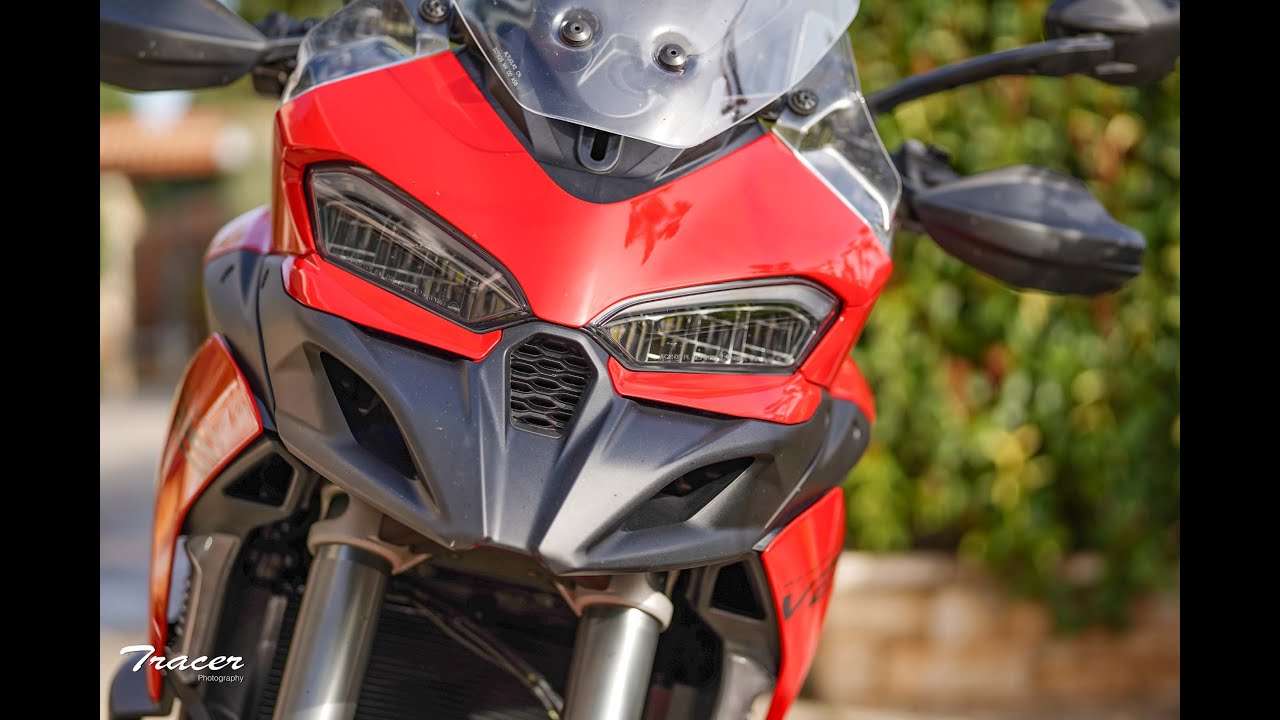 Στρώνοντας τη νέα Ducati Multistrada V2s που είναι πιο εύχρηστη, και πιο απολαυστική