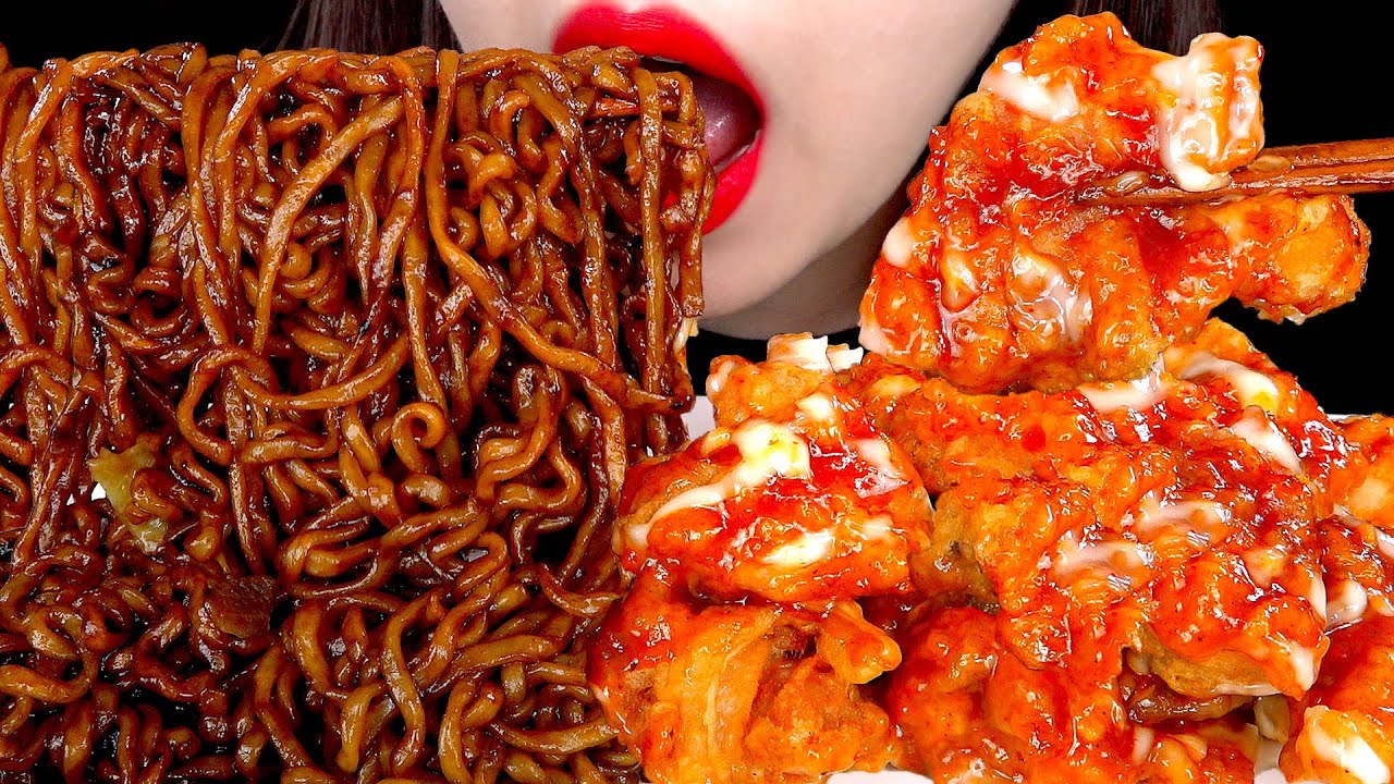 ASMR BLACK BEAN NOODLES SPICY FRIED CHICKEN 처갓집 슈프림양념치킨 짜파게티 먹방 MUKBANG EATING SOUNDS 咀嚼音| ZOEY ASMR