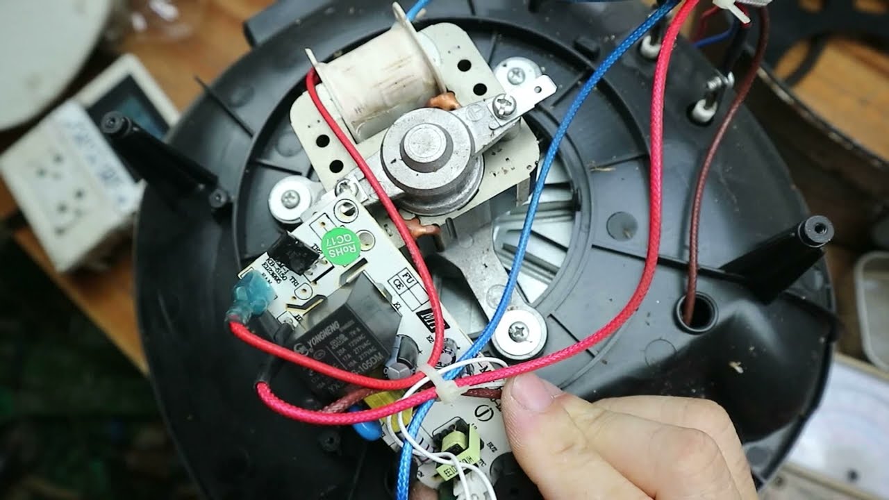 Nồi chiên không dầu chạy 100V mà cắm 220V sẽ bị như nào?