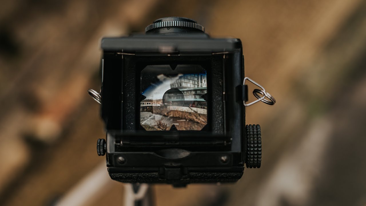 Medium Format on a budget // Lubitel 166B