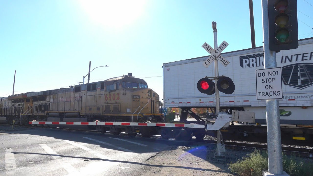 UP 7999 Intermodal Stack Train North, B St. Railroad Crossing, Modesto CA
