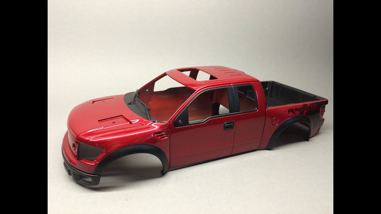 Revell: Черная пластиковая отделка и молдинги окон Ford F-150 Raptor, часть 3