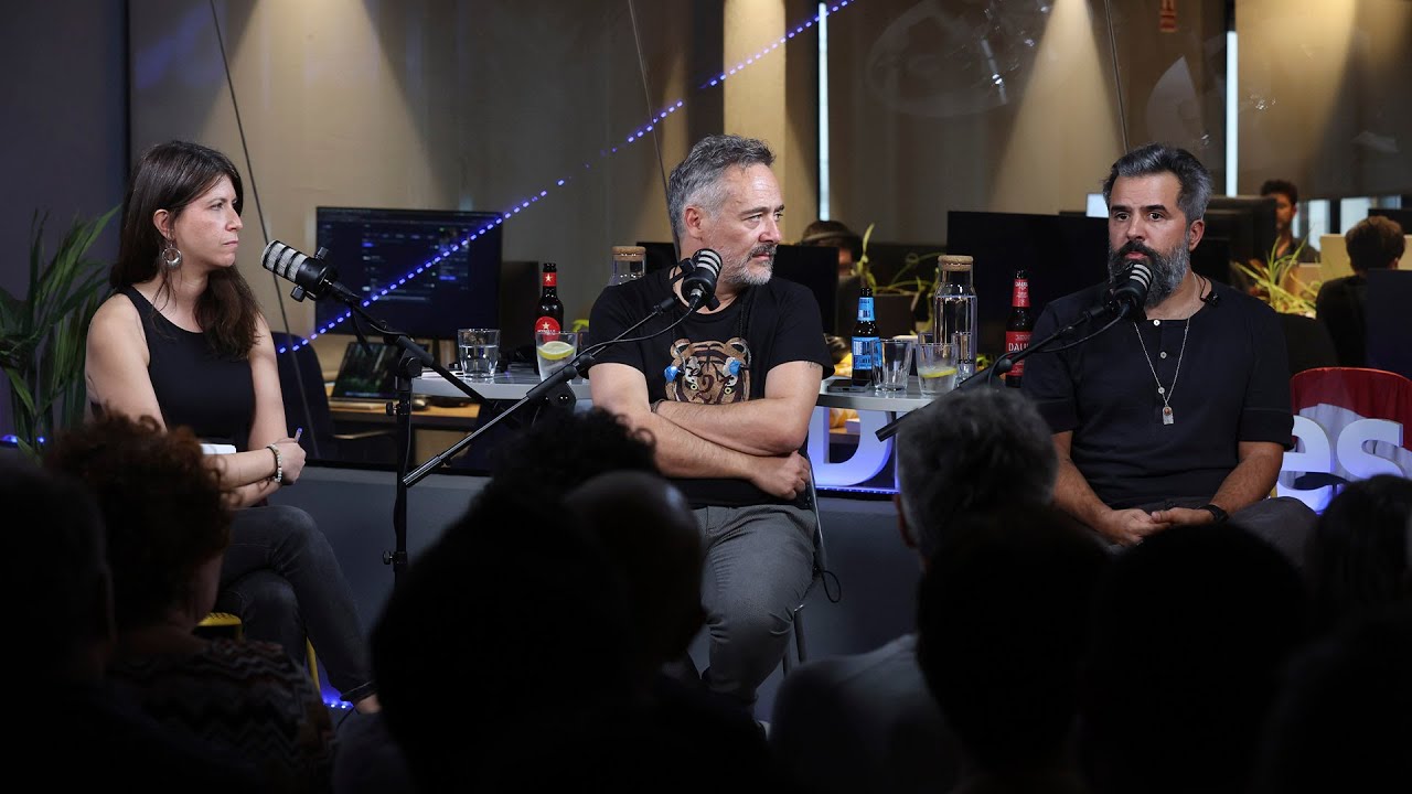 Love of Lesbian “Es ajeno a la realidad pensar que quien hace canciones no puede hablar de política”