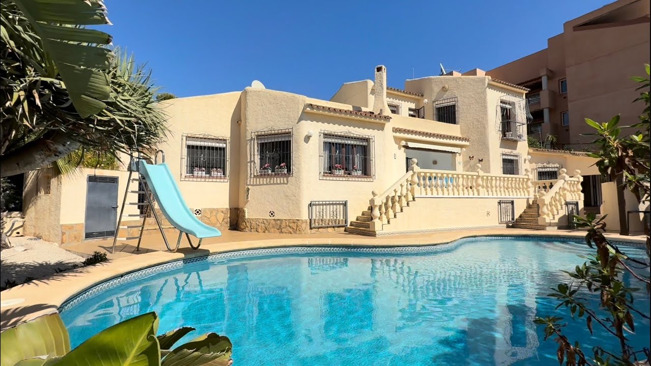 A four bedroom, three bathroom villa walking distance to Moraira