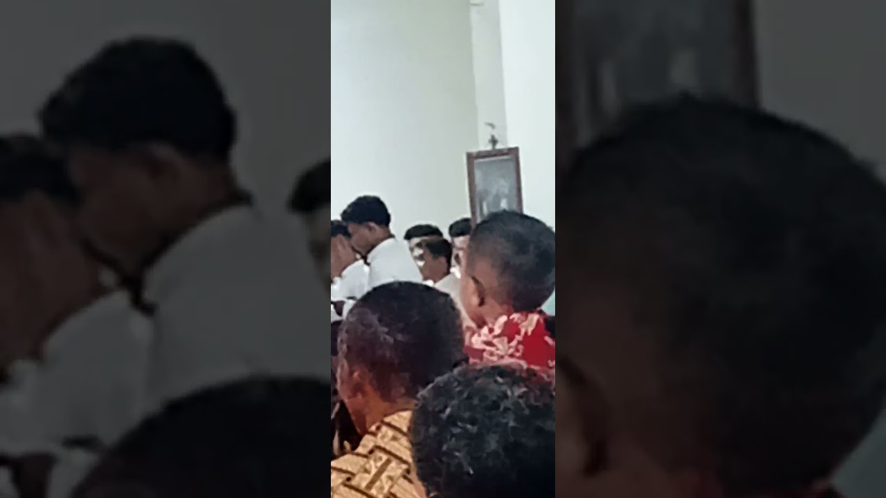 Kor frater ledalero  di paroki mundeni