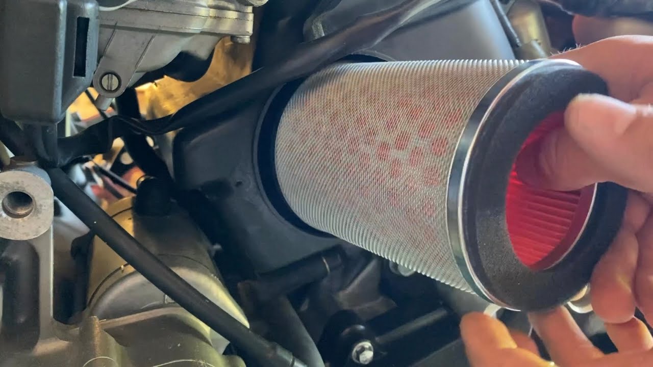 Luftfilter wechseln bei einer Honda CB 600 F Hornet. Genaue und einfache Anleitung 🏍