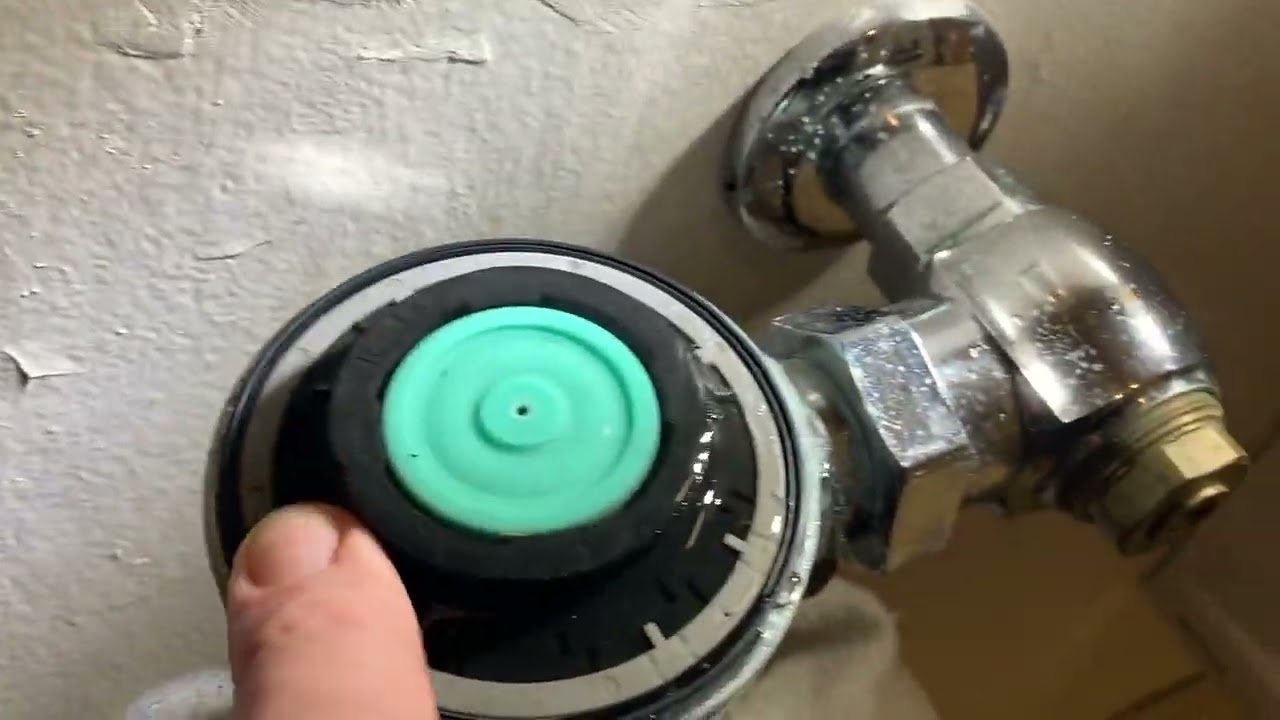 How to Repair a SLOAN Urinal Flush Valve