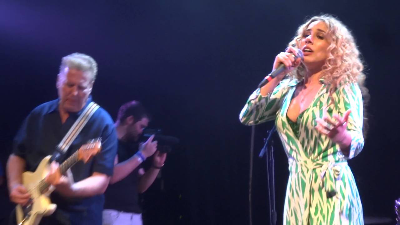 Harry's demanded Oh Darlin' encore w/ Daughter Haley Reinhart