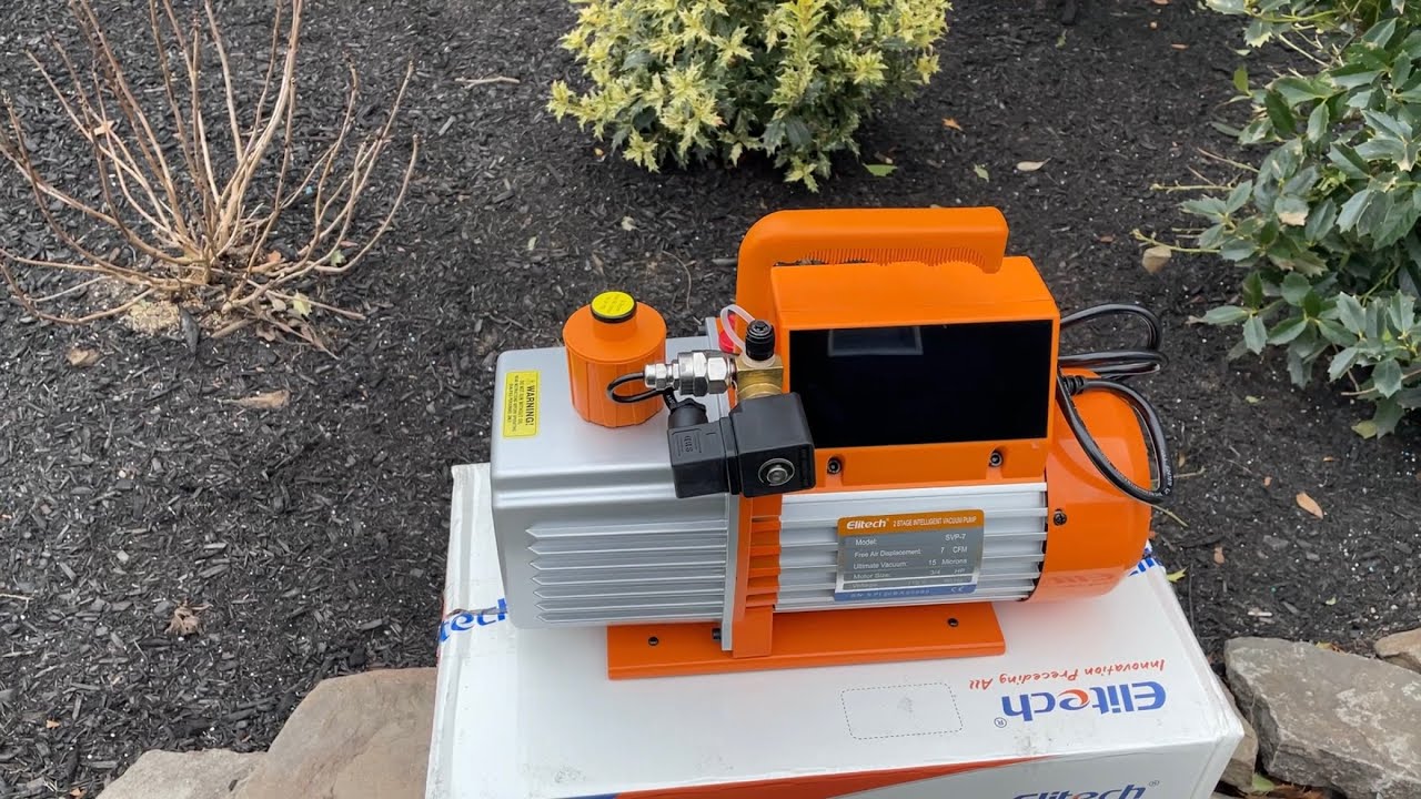 Elitech SVP-7 Vacuum Pump During Commissioning of Bosch IDS 2.0 2 ton Heat Pump System @Elitech