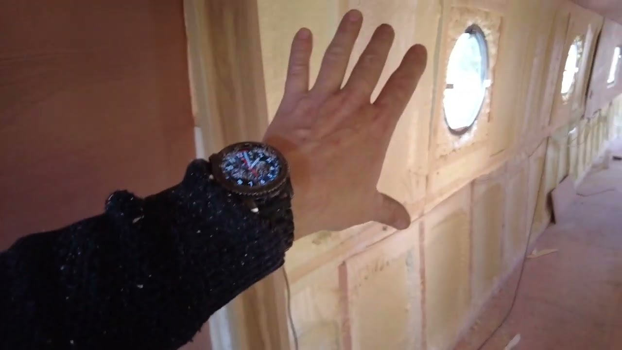 Fitting out a widebeam