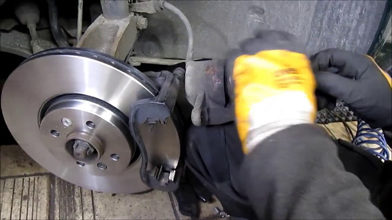 Renault Scenic - Front Brakes Replacement
