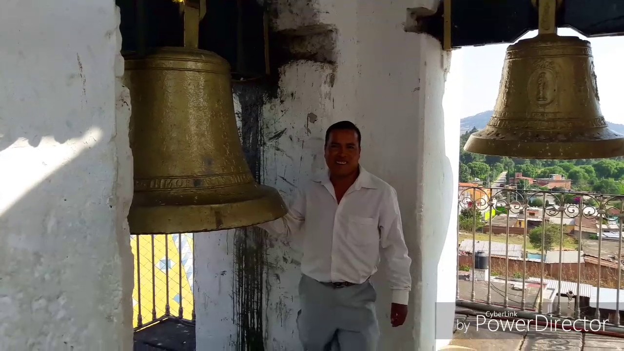 Repique de campanas en San Mateo Cuanalá JCB Cholula
