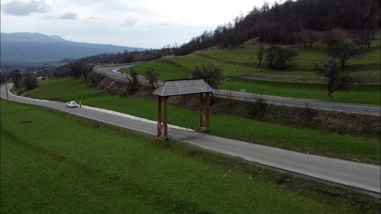Dronă: Satul BREB, Maramures | Pensiuni - Casa Morosenilor, Popas in Breb | Biserici din lemn