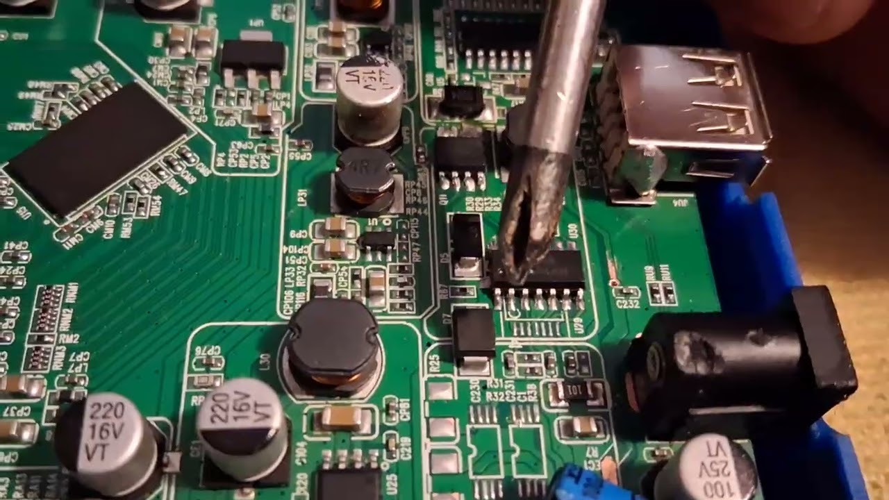 V8 finder v-71,  Reemplazar los chips mosfet quemados. 
