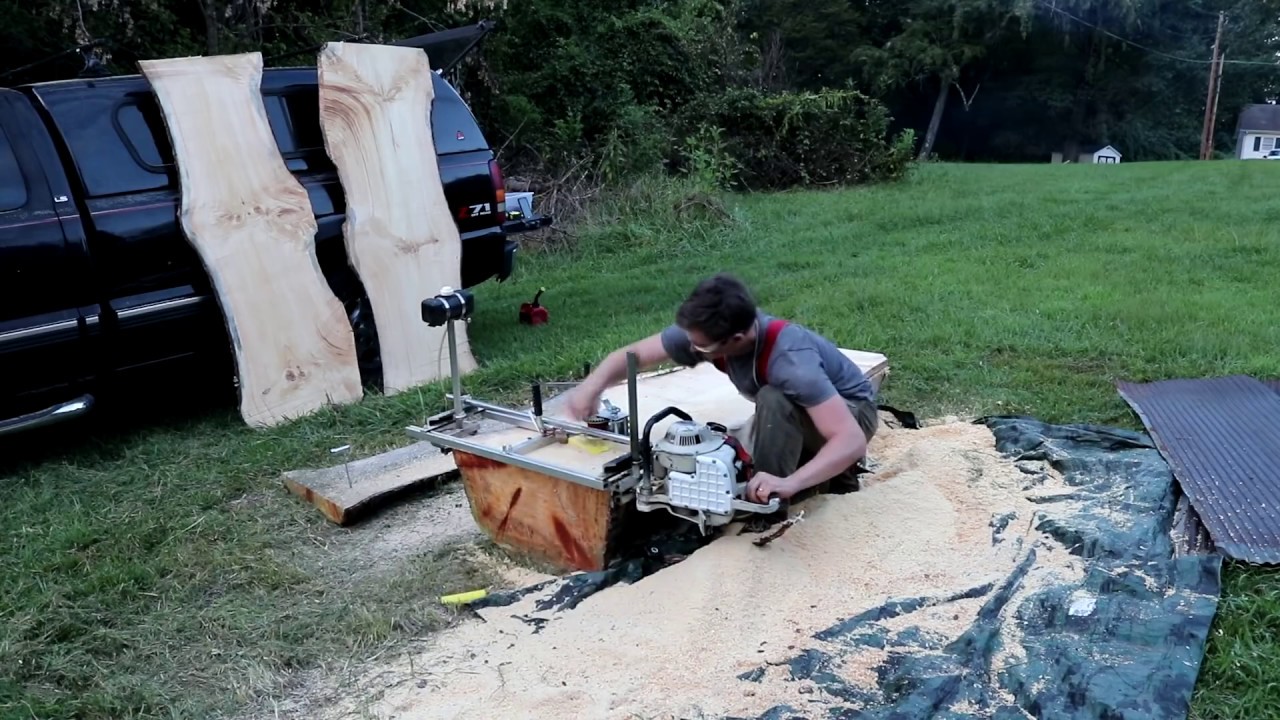 WOODWORKING // Slabbing logs into Lumber // Chainsaw Mill