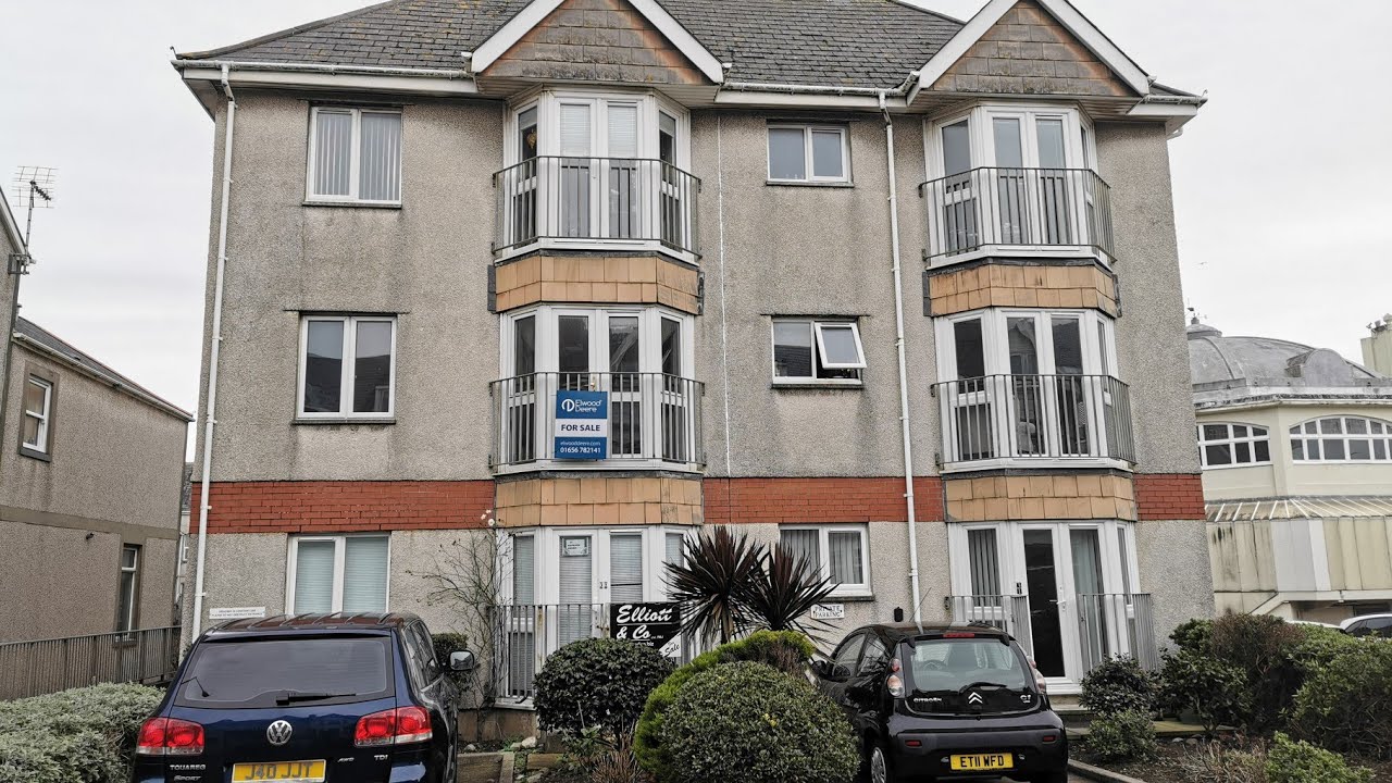 32 Pavillion Court, Porthcawl.