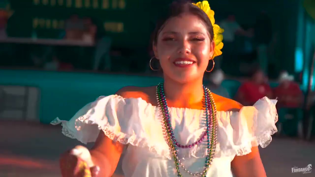 Mix  De Huapangos (Chilito Pikin /Candela Verde).   Grupo Fandango Musical - Video. Oficial