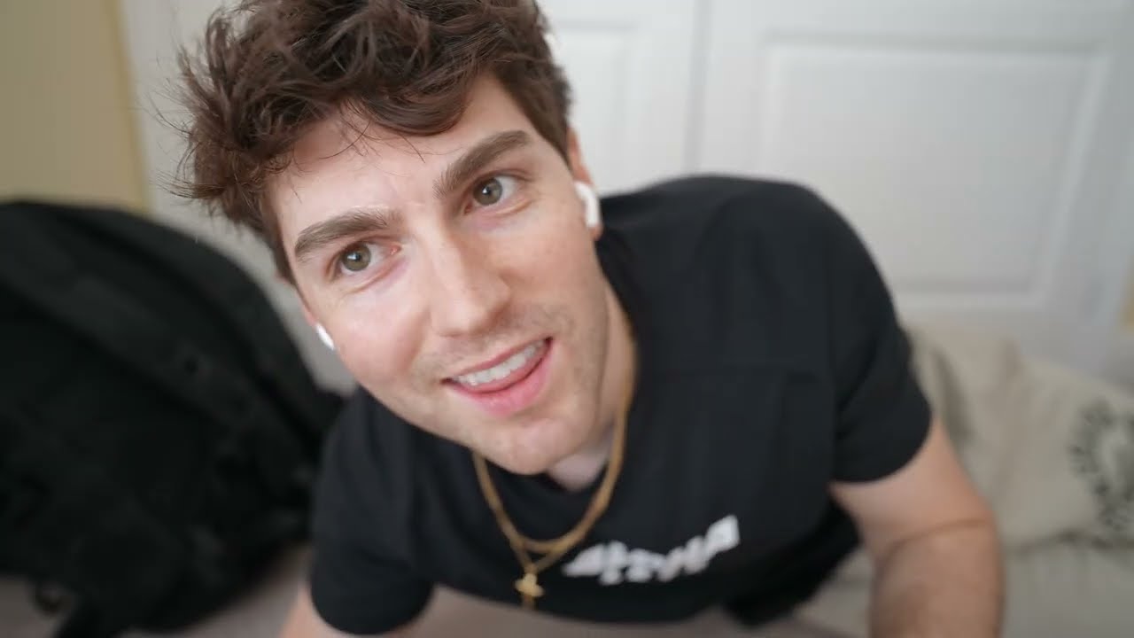 Whispering During a Boring Lecture 🏫 (Making a New Friend ASMR)