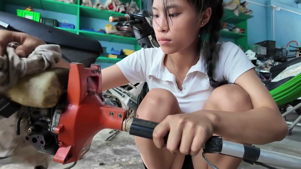 17 Year Old - Hardworking Girl  Lawn Mower Repair Job for a Living.
