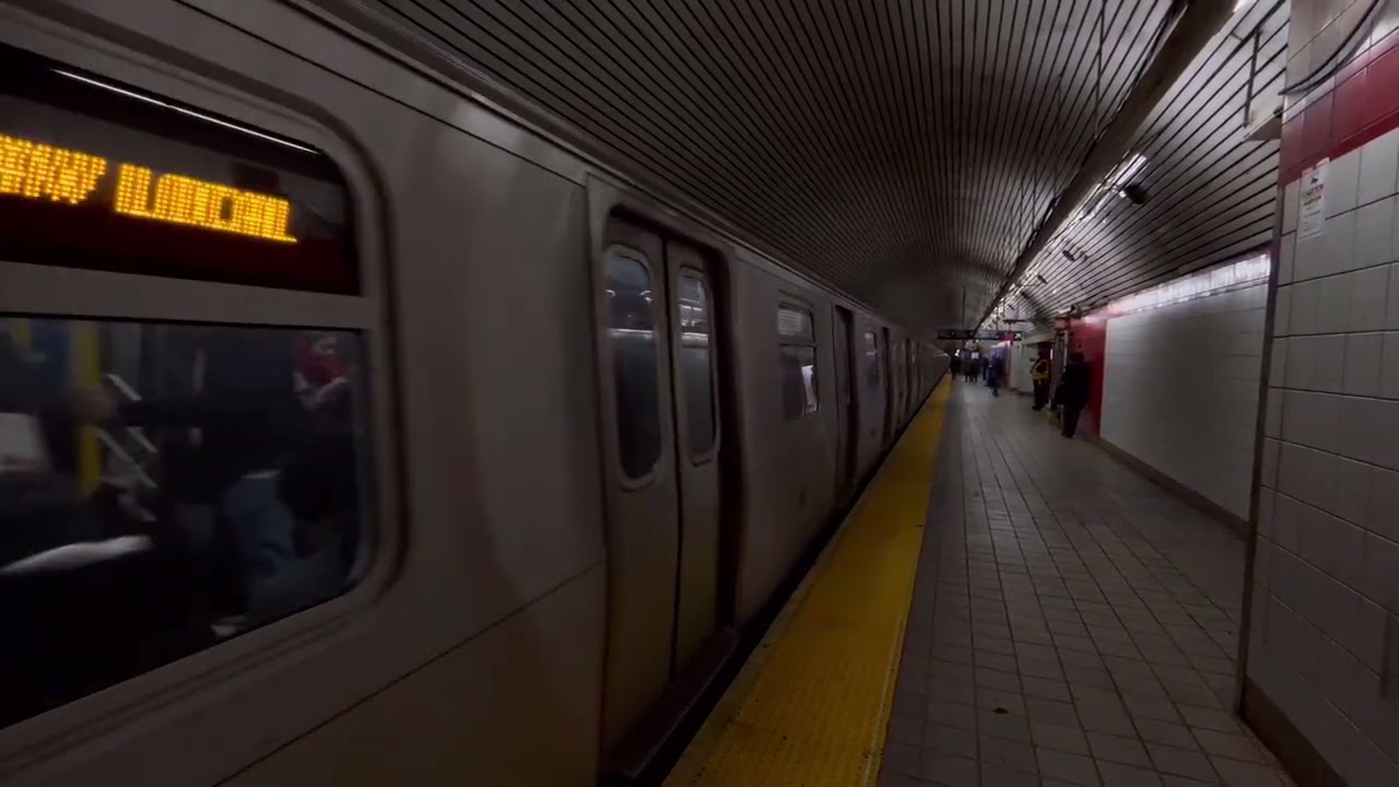 R160 World Trade Center Bound (E) Train Leaving 5 Av-53 St