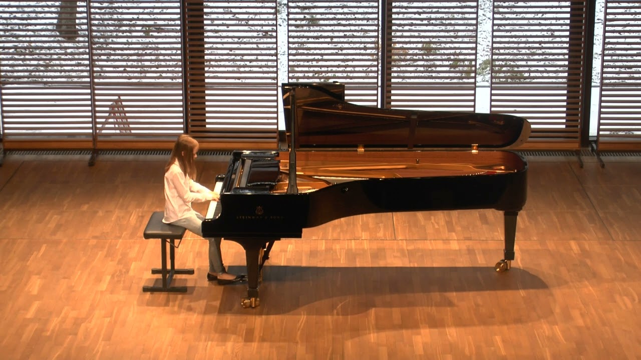 04 Emilie Švedko J S Bach  Polonees g moll