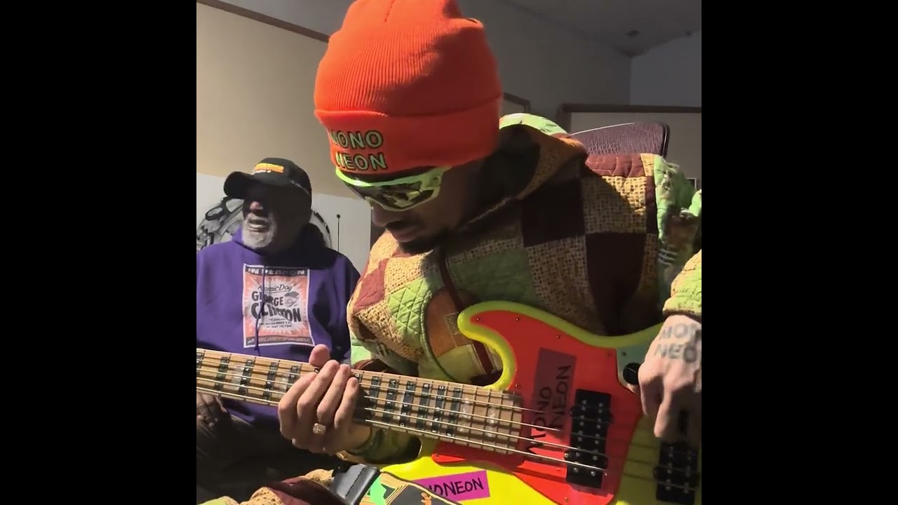 MonoNeon giving George Clinton sumn to play with… 