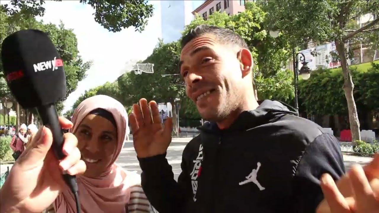 كوبل معرسين محلاهم ❤️​  نخلي مريتي وحدها في الكوجينة ..ما يجيش .. نحي دبش الخدمة ونعاونها 😂❤️​🇹🇳