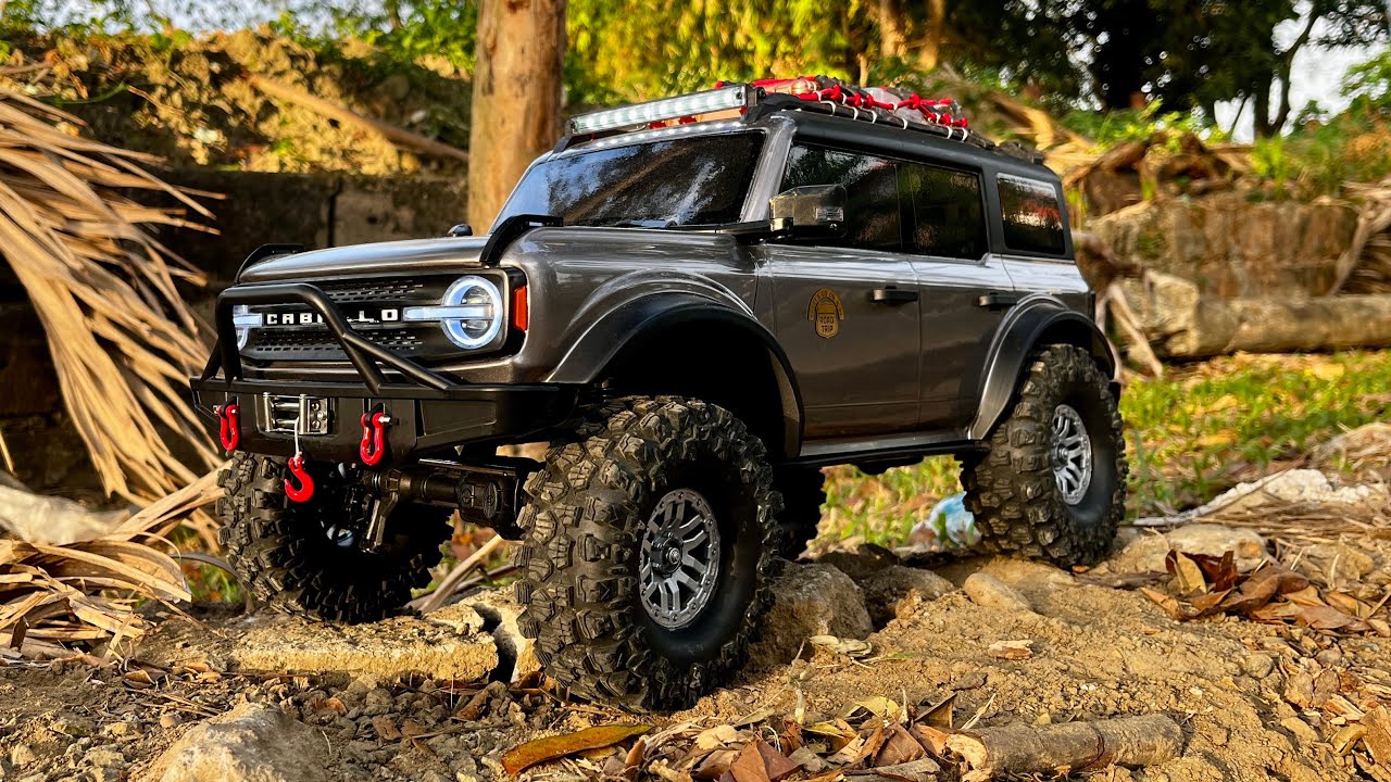 Ford Bronco Crawling 1:10 Wltoys 104020