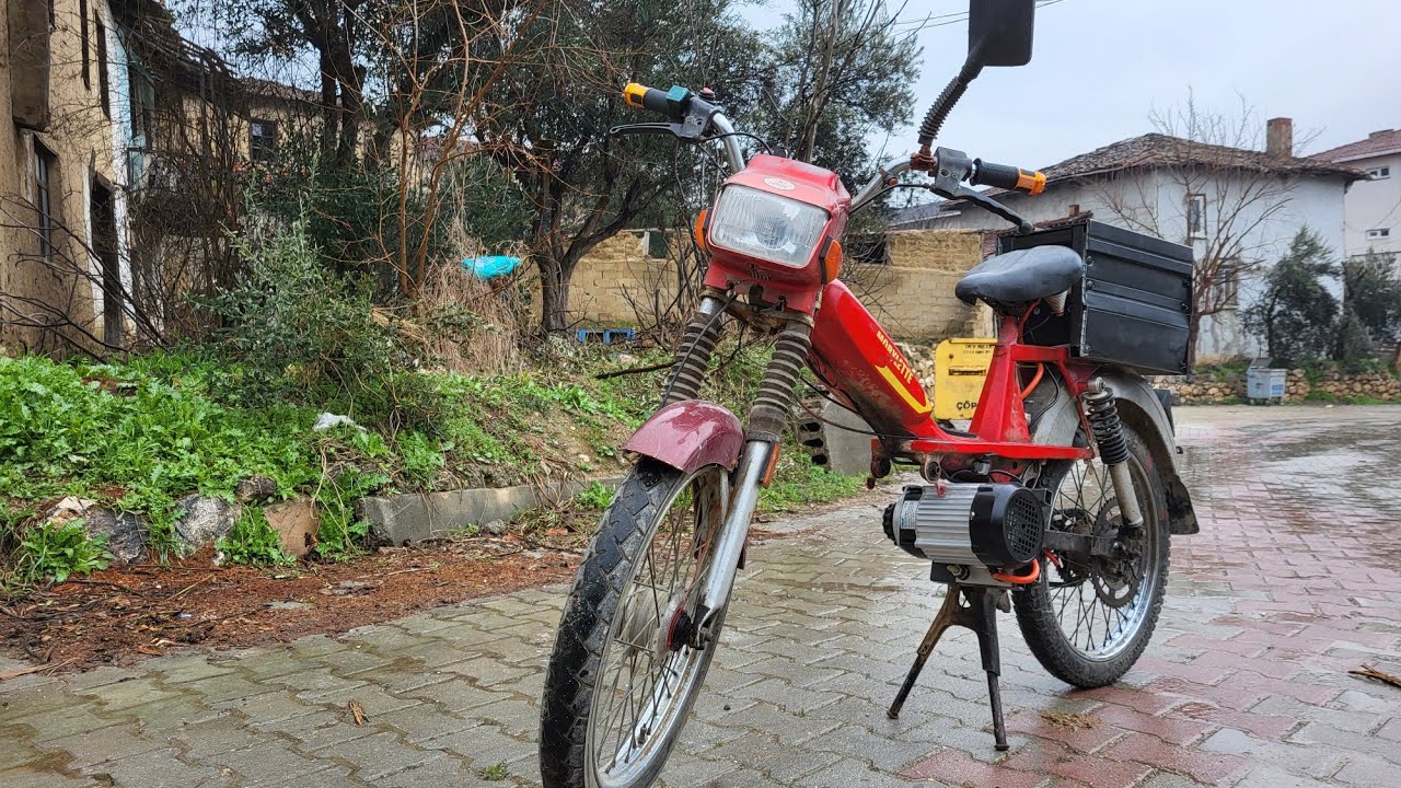 Eski bir mobylette elektrikli oldu , elektrikli bisiklet dönüşüm kiti