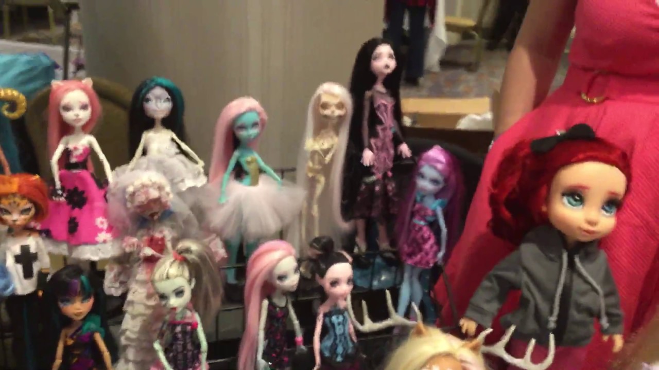 Shopping at Doll North a tour!