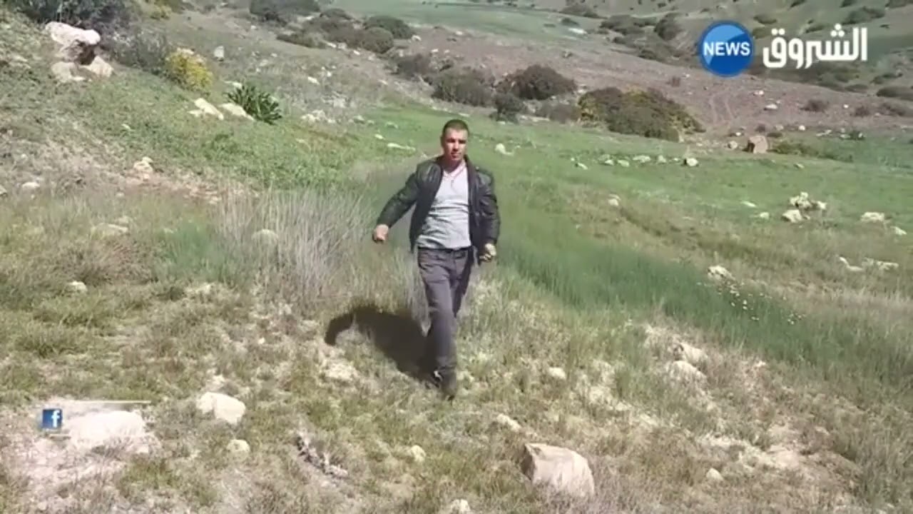 استنباط المياه الجوفية بواسطة اليد المجردة للوزان بلقايد محفوظ dowsing water with empty hand