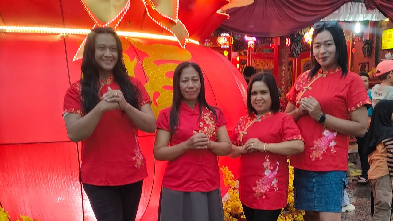 HEALING PASAR GEDE SOLO, DITERPA HUJAN DERAS DEMI MENCARI BAJU NUANSA IMLEK 