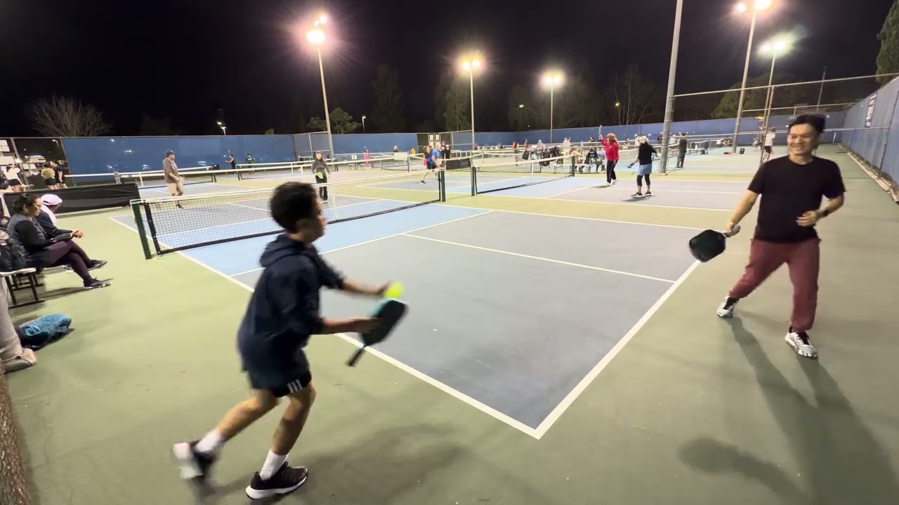 Thao & Lucas VS Peter & Linh 