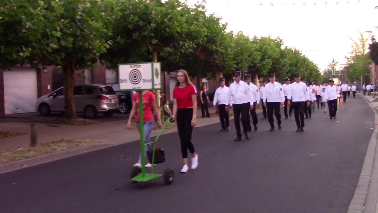 Schützenfest in Nievenheim 2018.  Der Fackelzug.
