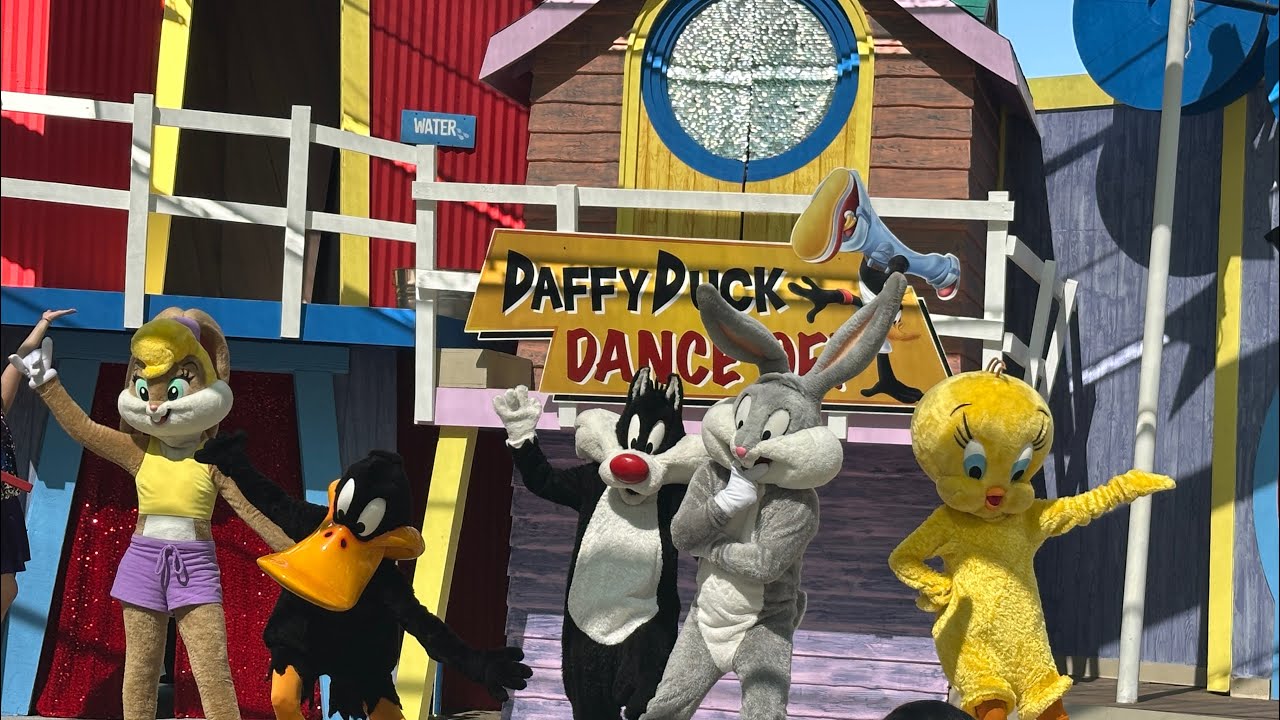 Looney Tunes Daffy Ducks Dance Off 2025 Six Flags Magic Mountain