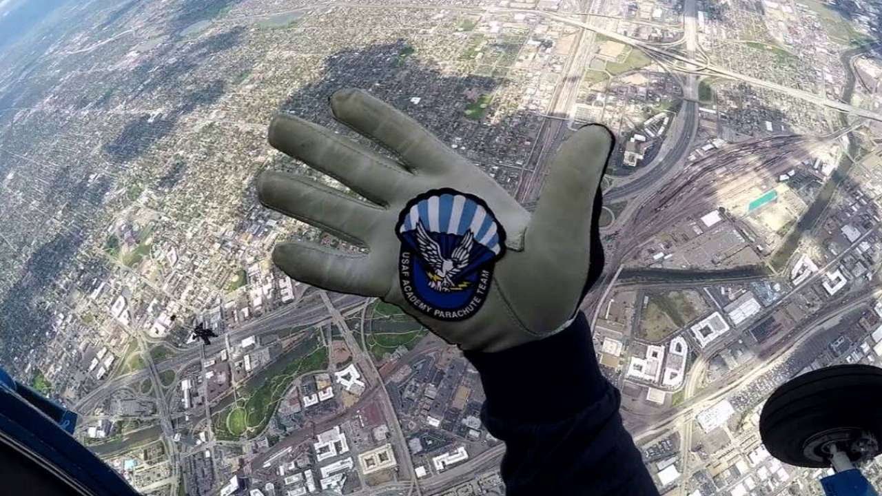SEA@COL: Wings of Blue parachute team lands in Coors