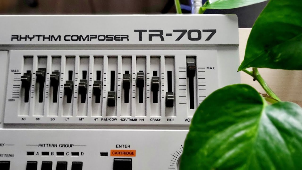 Roland TR-707 Rhythm Composer (1985) #707day